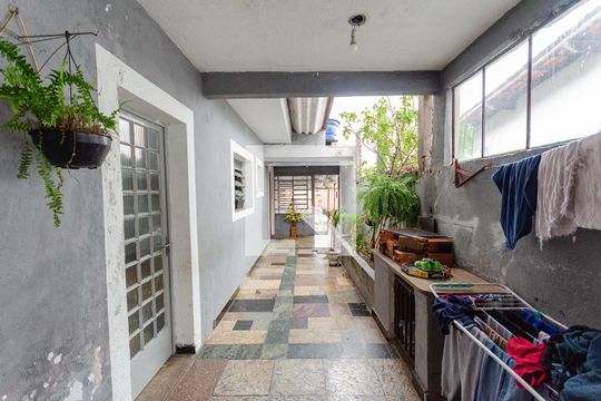 Quintal de casa à venda com 6 quartos, 330m² em Jardim Peri, São Paulo