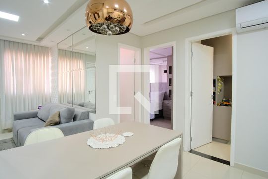 Cozinha de apartamento à venda com 2 quartos, 50m² em Vila Carrão, São Paulo