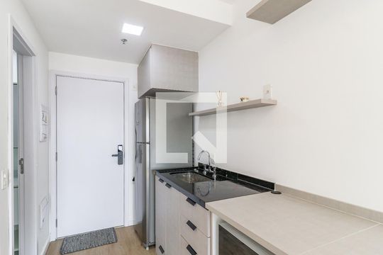 Cozinha de kitnet/studio para alugar com 1 quarto, 30m² em Santo Amaro, São Paulo
