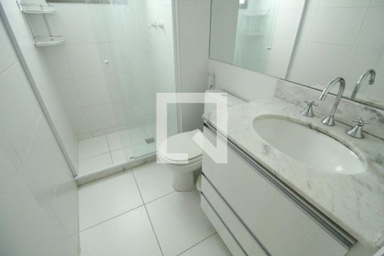 Banheiro da suíte de apartamento à venda com 3 quartos, 76m² em Jacarepaguá, Rio de Janeiro