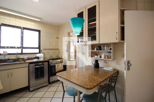 Cozinha de apartamento à venda com 4 quartos, 129m² em Pinheiros, São Paulo