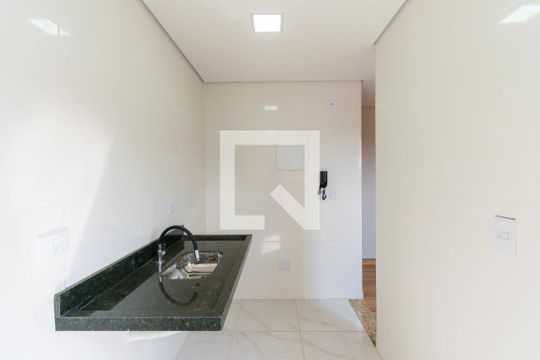 Cozinha de apartamento à venda com 2 quartos, 47m² em Vila Carrão, São Paulo
