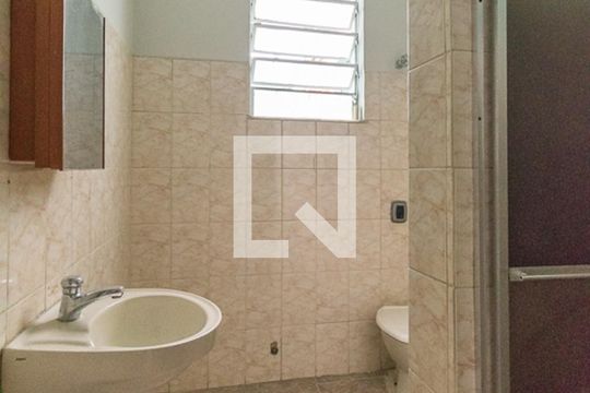 Banheiro de apartamento para alugar com 2 quartos, 72m² em Penha, Rio de Janeiro