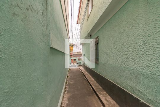 Área comum de acesso de apartamento para alugar com 2 quartos, 72m² em Penha, Rio de Janeiro