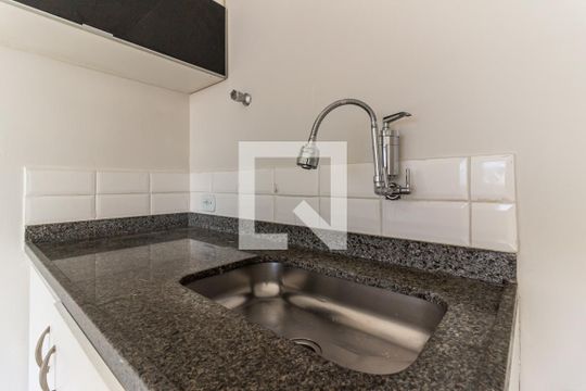 Cozinha de apartamento para alugar com 1 quarto, 32m² em Higienópolis, São Paulo