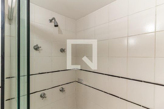 Banheiro de apartamento para alugar com 1 quarto, 32m² em Higienópolis, São Paulo