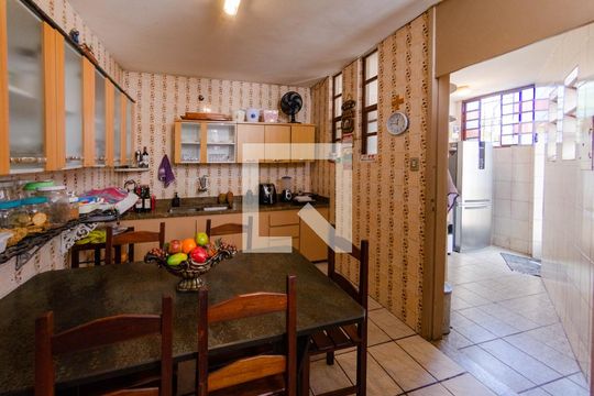 Cozinha de casa à venda com 7 quartos, 305m² em Minas Brasil, Belo Horizonte