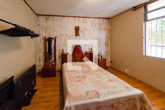 Quarto 1 de casa à venda com 7 quartos, 305m² em Minas Brasil, Belo Horizonte