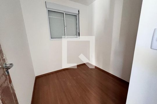 Quarto 02 de apartamento para alugar com 2 quartos, 42m² em Taquara, Rio de Janeiro