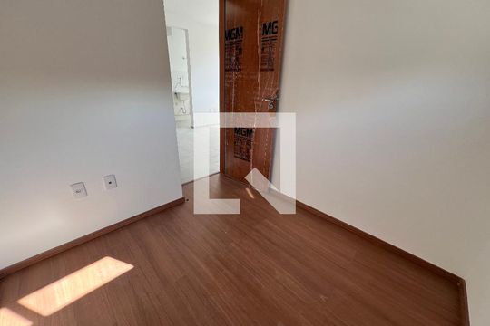 Quarto 02 de apartamento para alugar com 2 quartos, 42m² em Taquara, Rio de Janeiro