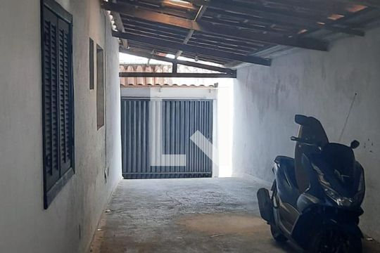 Área Externa de casa à venda com 2 quartos, 85m² em Dom Silverio, Belo Horizonte