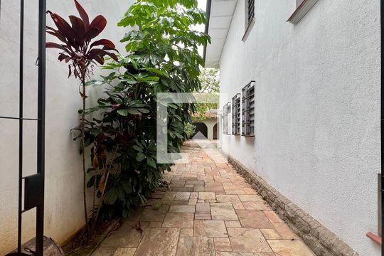 Garagem de casa à venda com 4 quartos, 650m² em Jardim Paulista, São Paulo