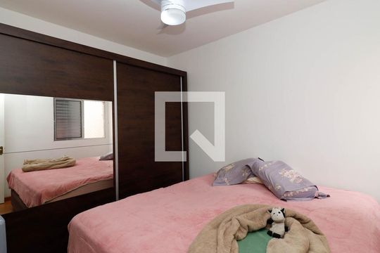 Suíte 1 de casa de condomínio à venda com 2 quartos, 73m² em Vila Paranaguá, São Paulo