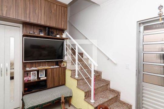 Sala de casa de condomínio à venda com 2 quartos, 73m² em Vila Paranaguá, São Paulo