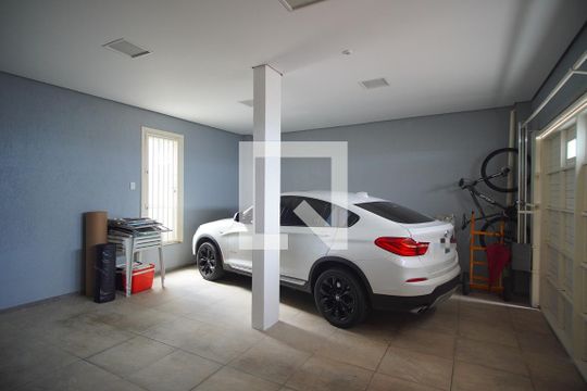 Garagem de casa à venda com 3 quartos, 270m² em Jardim Floresta, Porto Alegre