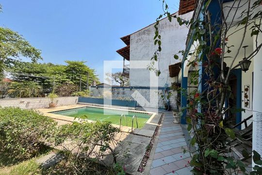 Piscina de casa para alugar com 4 quartos, 300m² em Anil, Rio de Janeiro
