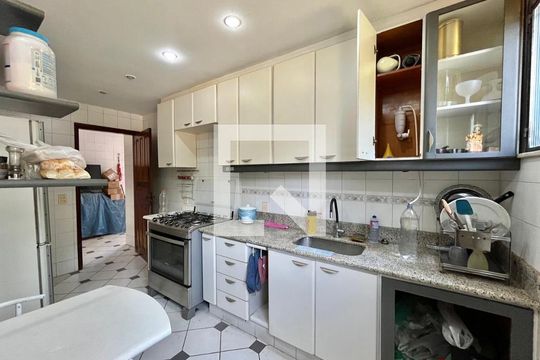 Cozinha de casa para alugar com 4 quartos, 300m² em Anil, Rio de Janeiro