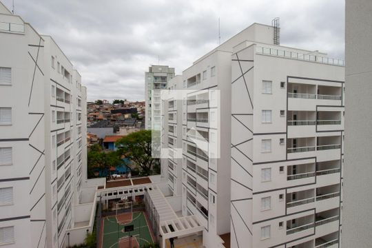 Quarto 2 / vista de apartamento para alugar com 2 quartos, 44m² em Vila Carmosina, São Paulo