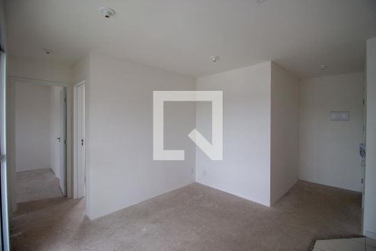 Sala de apartamento para alugar com 2 quartos, 44m² em Vila Carmosina, São Paulo