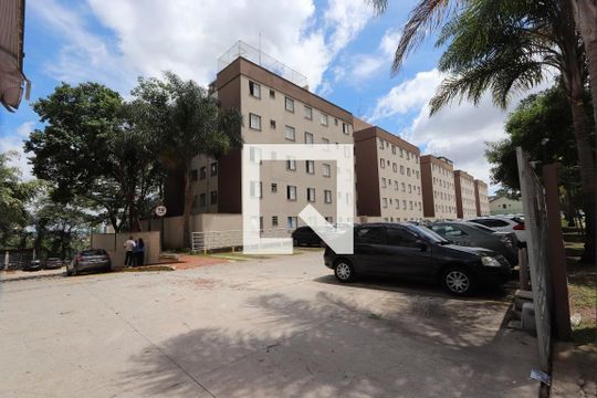 Fachada do bloco de apartamento para alugar com 2 quartos, 45m² em Jardim Santa Terezinha (zona Leste), São Paulo