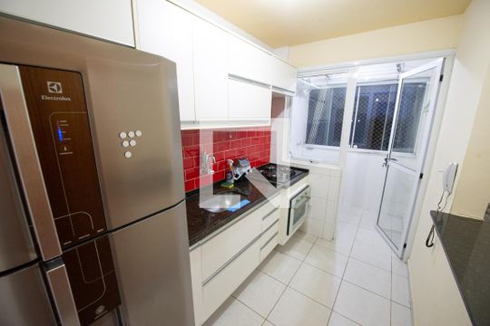 Cozinha de apartamento para alugar com 2 quartos, 58m² em Areão, Taubaté