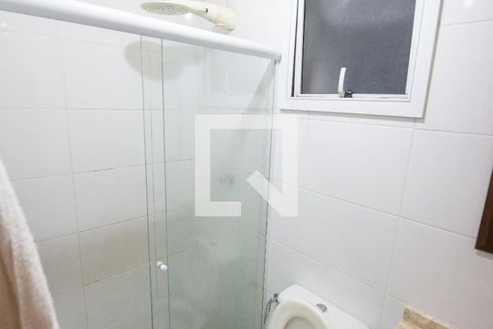 Banheiro da Suíte de apartamento para alugar com 2 quartos, 58m² em Areão, Taubaté