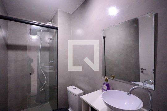Banheiro  de apartamento à venda com 1 quarto, 24m² em Jardim Santa Emília, São Paulo