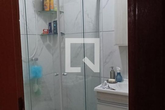 Banheiro de casa à venda com 2 quartos, 45m² em Hípica, Porto Alegre