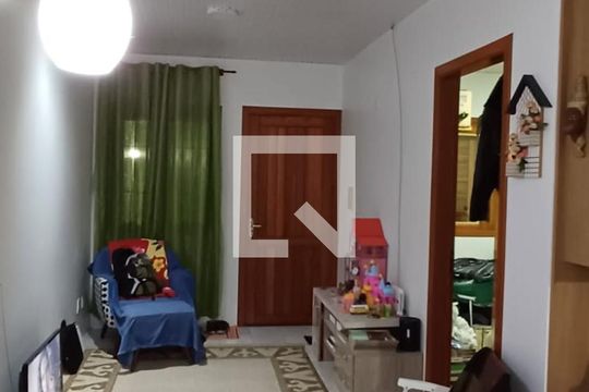 Sala de casa à venda com 2 quartos, 45m² em Hípica, Porto Alegre
