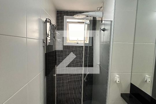 Banheiro de apartamento para alugar com 1 quarto, 31m² em Água Branca, São Paulo