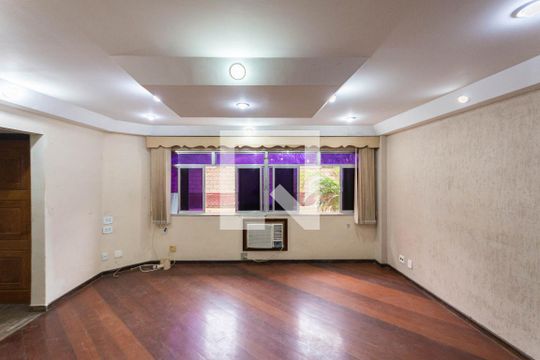 Sala de casa à venda com 4 quartos, 340m² em Tijuca, Rio de Janeiro