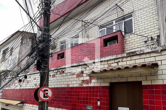 Fachada de casa à venda com 4 quartos, 340m² em Tijuca, Rio de Janeiro