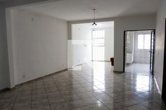 Casa à venda com 5 quartos, 478m² em Pestana, Osasco