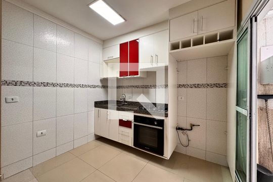 Cozinha de apartamento à venda com 2 quartos, 58m² em Vila Aquilino, Santo André