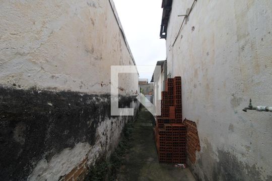 Quintal lateral de casa à venda com 1 quarto, 300m² em Vila Arriete, São Paulo