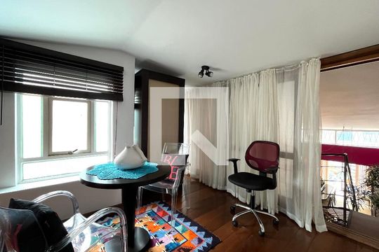 Sala 2 de casa à venda com 4 quartos, 234m² em Mirandópolis, São Paulo