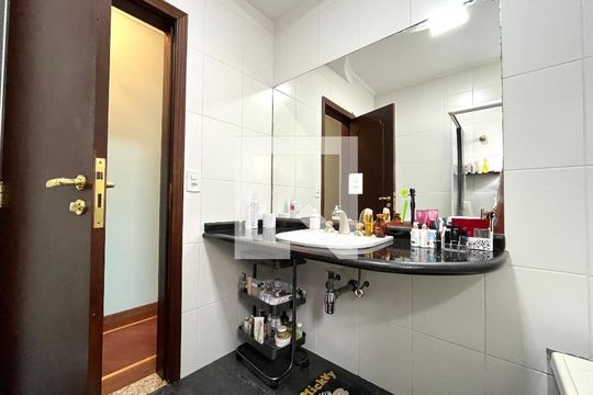 Banheiro Corredor de casa à venda com 4 quartos, 234m² em Mirandópolis, São Paulo