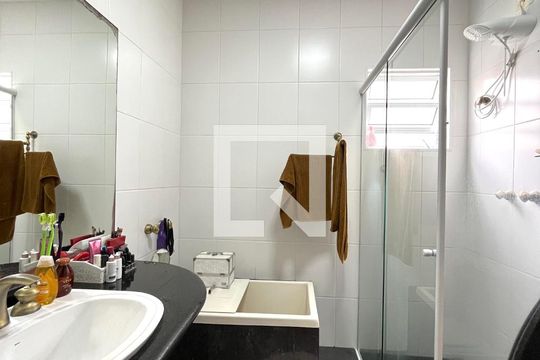 Banheiro Corredor de casa à venda com 4 quartos, 234m² em Mirandópolis, São Paulo