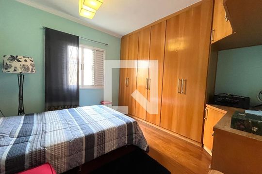 Quarto  de casa à venda com 4 quartos, 234m² em Mirandópolis, São Paulo