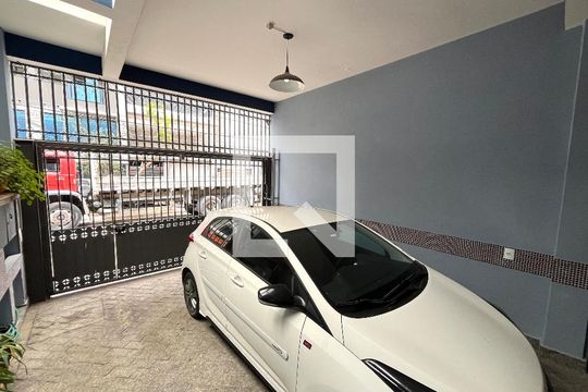 Garagem de casa à venda com 4 quartos, 234m² em Mirandópolis, São Paulo
