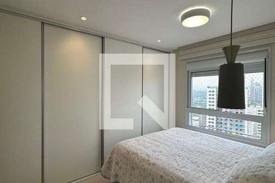 Suite de apartamento à venda com 2 quartos, 84m² em Vila Sônia, São Paulo
