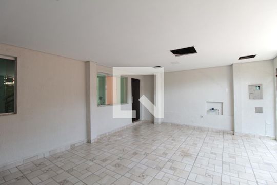 Garagem de casa à venda com 3 quartos, 200m² em Planalto, Belo Horizonte
