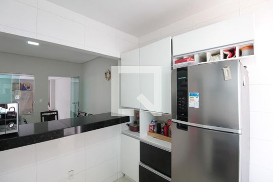Cozinha de casa à venda com 3 quartos, 200m² em Planalto, Belo Horizonte