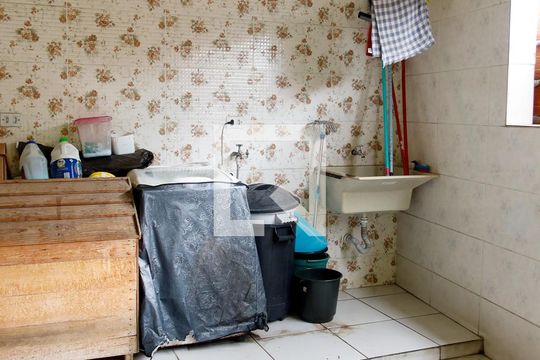 Lavanderia de casa à venda com 4 quartos, 125m² em Santa Maria, Osasco