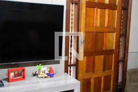 sala de casa à venda com 4 quartos, 125m² em Santa Maria, Osasco
