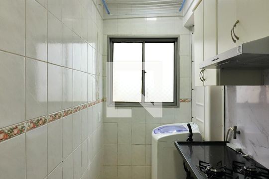 Cozinha e Área de Serviço de apartamento para alugar com 2 quartos, 56m² em Planalto, São Bernardo do Campo