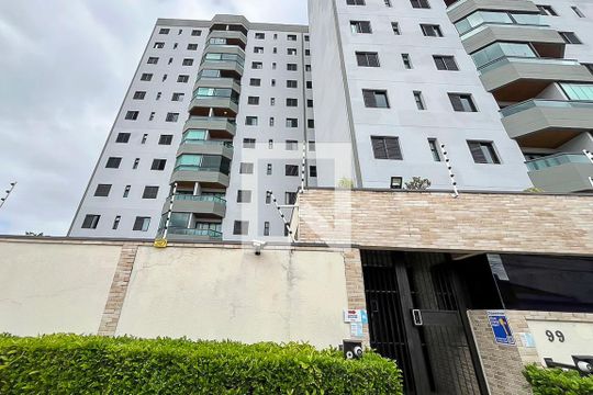 Fachada + plaquinha de apartamento para alugar com 3 quartos, 89m² em Rudge Ramos, São Bernardo do Campo