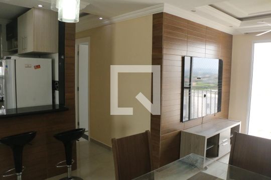 Sala de apartamento para alugar com 2 quartos, 55m² em Comendador Soares, Nova Iguaçu