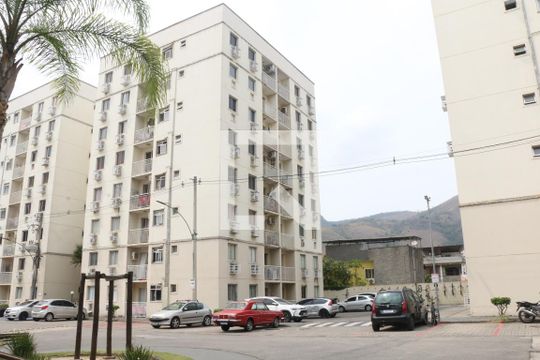 Fachada de apartamento para alugar com 2 quartos, 55m² em Comendador Soares, Nova Iguaçu