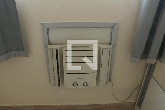 Cozinha de apartamento para alugar com 2 quartos, 55m² em Comendador Soares, Nova Iguaçu